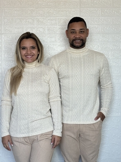 Camisa Gola Rolê Tricô Off unissex