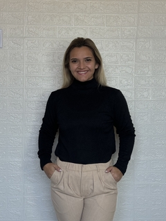 Camisa Gola Rolê tricô Preta unissex na internet