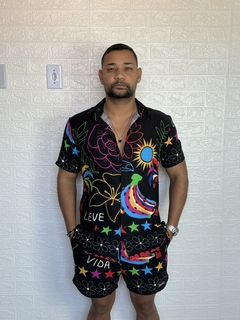 Camisa Happy unissex na internet