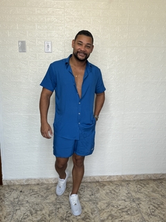 Camisa Azul Celeste Unissex na internet