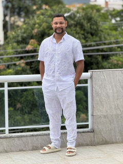 Camisa Bordado Branco unissex - loja online