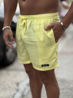 Short Amarelo Claro aunissex - Bernardo C