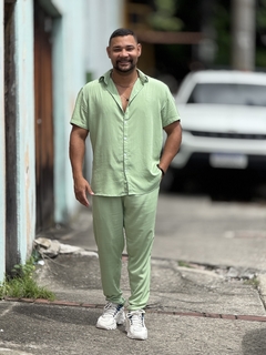 Camisa Verde Pistache unissex na internet