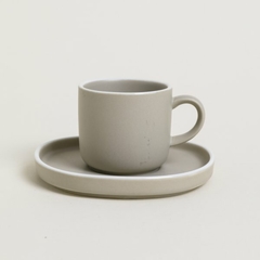 SET DE TAZA Y PLATO DE PORCELANA