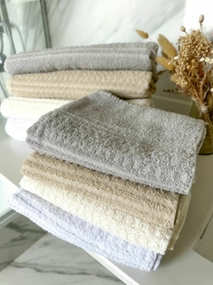 SET TOALLA Y TOALLON MARILYN - 100% ALGODON