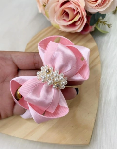 Laço Lívia Cetim com Gorgurão M, com Chuva de Pérolas (unidade) na internet