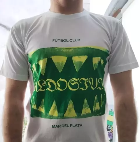 REMERA DIENTES TIBURON (H031) - comprar online