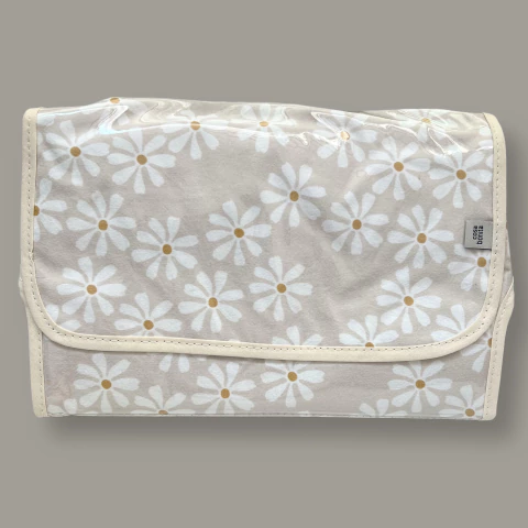 Cambiador plastificado margaritas