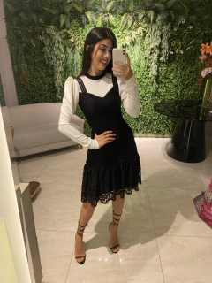 Vestido sobreposição PeB na internet