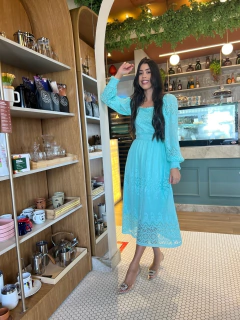 Vestido turquesa de renda