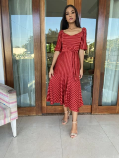 Vestido plissado vermelho na internet