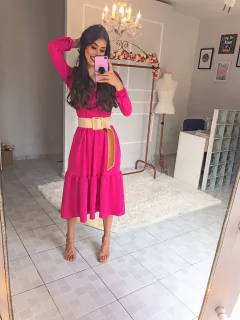 Vestido Pink MIDI com babados na internet