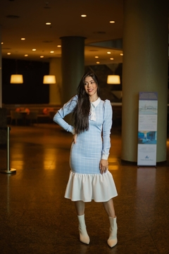 Vestido xadrez azul com lateral branca e golinha na internet