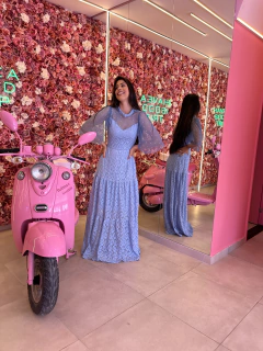 Vestido longo renda azul e pedrarias na internet