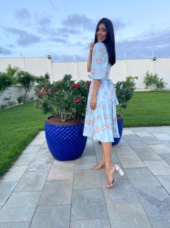 Azul com estampa floral