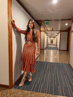 Vestido telha transpassado em malha com fios lurex na internet