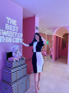 Vestido PeB com recortes na internet