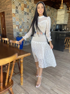 Vestido branco off tule de poá com detalhes de bico - Erica Rafaelly