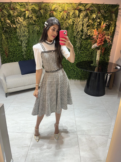 vestido ladylike tweed com detalhes