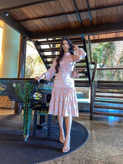 Imagem do Rosa Midi estampado com tule de lurex