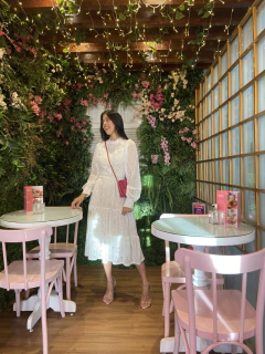 Vestido renda e tule off ( com detalhes em bico )