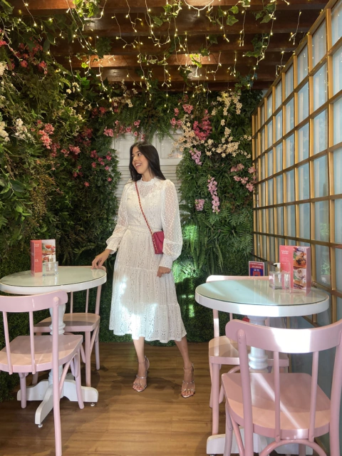 Vestido renda e tule off ( com detalhes em bico )