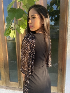 Vestido Paete preto e dourado na internet