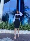 Preto com manga bufante de tule e detalhes em tweed