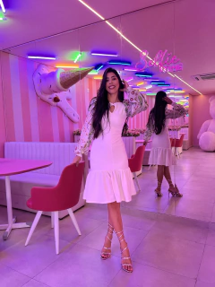 Imagem do Vestido branco manga tule bordado