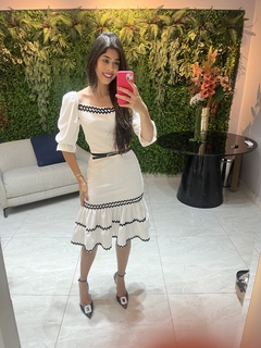 vestido off com cianinhas