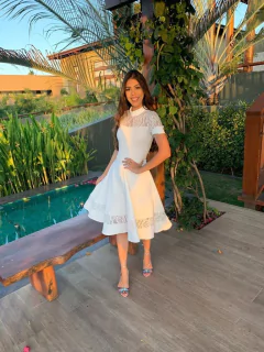 Vestido Lady Like branco com detalhes renda - Erica Rafaelly
