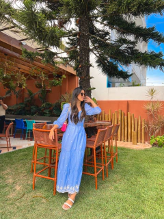 vestido azul claro listrado longo barrado no - Erica Rafaelly