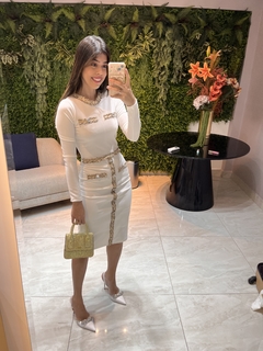 Vestido off com detalhes em tweed na internet