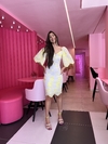Vestido bordado e barrado neon