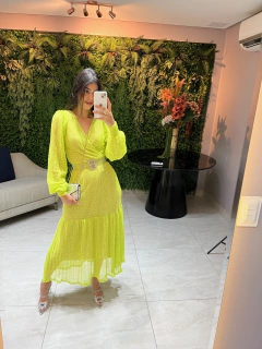 Vestido verde plissado midi