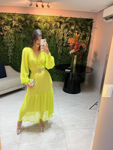 Vestido verde plissado midi