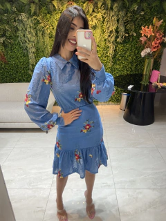 Vestido cambraia azul bordado na internet