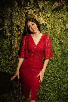 Vestido renda marsala com paetês na internet