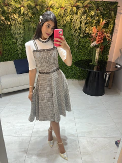 vestido ladylike tweed com detalhes - Erica Rafaelly