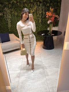 Vestido off com detalhes em tweed