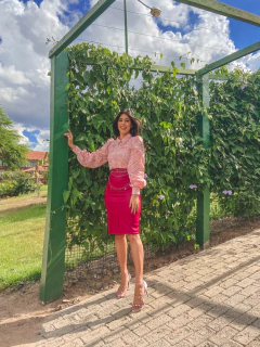 Vestido blusa cambraia e saia napa