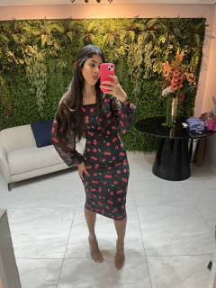 vestido tubinho cereja