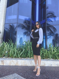 Imagem do Preto com manga bufante de tule e detalhes em tweed