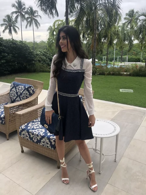 Vestido Tweed com gola de pedrarias