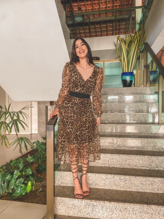 Vestido tule Onca mídi na internet