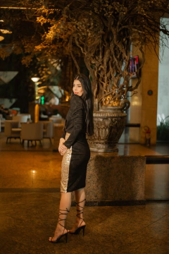 Vestido com saía ( na frente ) de paete dourado - Erica Rafaelly