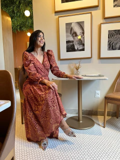 Vestido cambraia bordada terracota