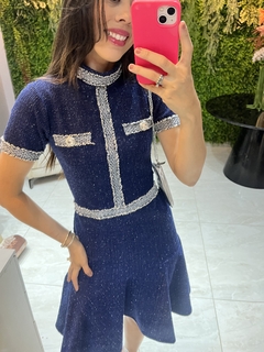 vestido azuk twwed com aviamentos e botoes - comprar online