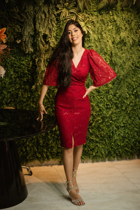Vestido renda marsala com paetês