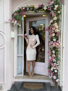 Vestido tubinho renda rosê e vinil na internet